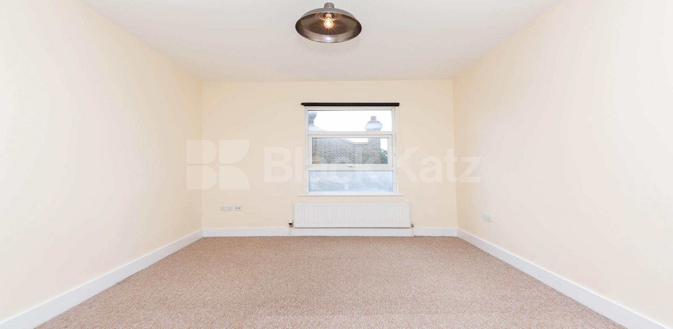 			1 Bedroom, 1 bath, 1 reception Apartment			 Mount Pleasant Lane, CLAPTON E5